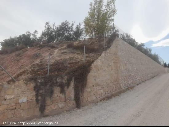 Terreno con Construcción en la Carretera Totana - Alhama de Murcia - MURCIA