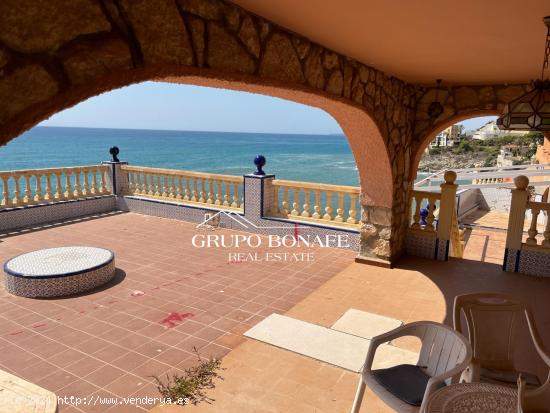 Exclusivo Chalet en Primera Línea de Playa – Oportunidad Única - ALICANTE