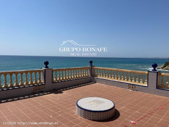 Exclusivo Chalet en Primera Línea de Playa – Oportunidad Única - ALICANTE