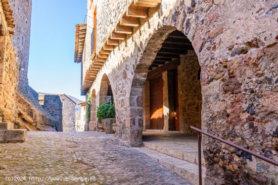 Casa de pueblo en venta  en Santa Pau - Girona