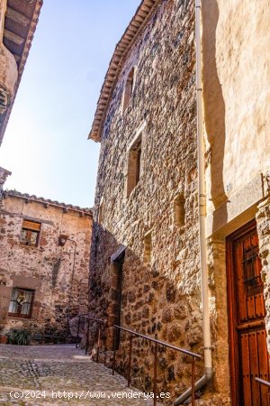 Casa de pueblo en venta  en Santa Pau - Girona