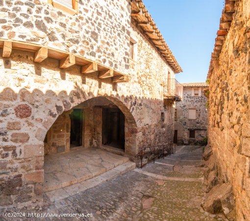 Casa de pueblo en venta  en Santa Pau - Girona