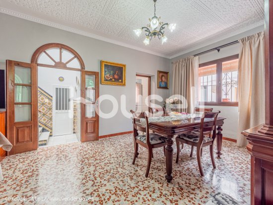 Casa en venta de 226 m² Calle Virgen de los Reyes, 41410 Carmona (Sevilla)