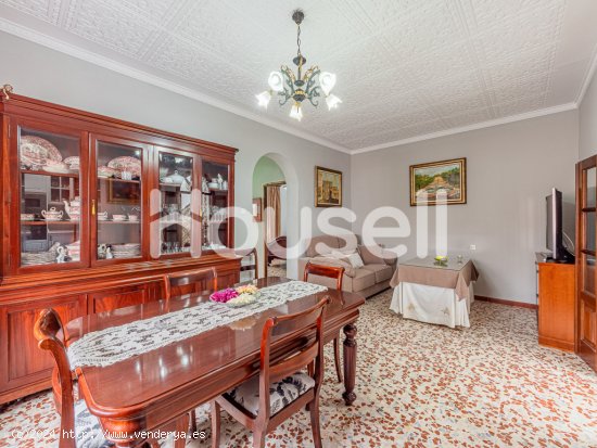 Casa en venta de 226 m² Calle Virgen de los Reyes, 41410 Carmona (Sevilla)