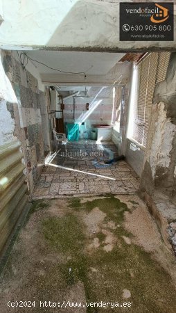 SE VENDE CASA EN LIETOR DE 6 HABITACIONES POR 45000€