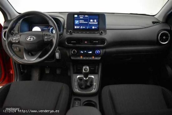 Hyundai Kona 1.0 TGDI Maxx 4x2 de 2023 con 24.147 Km por 21.900 EUR. en Cadiz