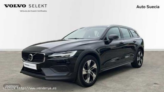 Volvo V 60 familiar 2.0 B4 D CROSS COUNTRY CORE AUTO AWD 5P de 2023 con 31.033 Km por 42.900 EUR. en