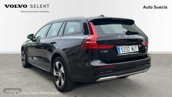 Volvo V 60 familiar 2.0 B4 D CROSS COUNTRY CORE AUTO AWD 5P de 2023 con 31.033 Km por 42.900 EUR. en