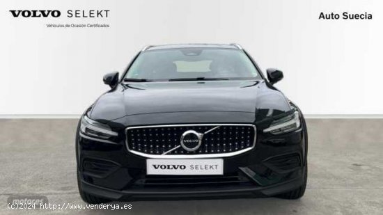 Volvo V 60 familiar 2.0 B4 D CROSS COUNTRY CORE AUTO AWD 5P de 2023 con 31.033 Km por 42.900 EUR. en