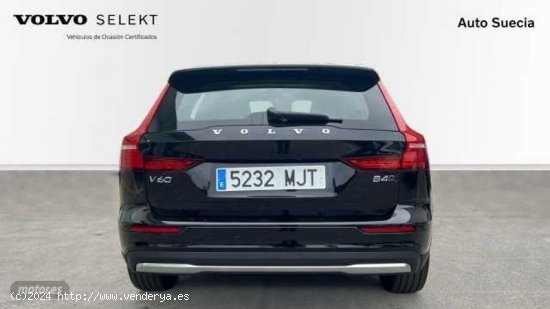 Volvo V 60 familiar 2.0 B4 D CROSS COUNTRY CORE AUTO AWD 5P de 2023 con 31.033 Km por 42.900 EUR. en