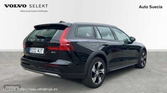 Volvo V 60 familiar 2.0 B4 D CROSS COUNTRY CORE AUTO AWD 5P de 2023 con 31.033 Km por 42.900 EUR. en