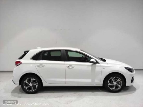 Hyundai i30 1.0 TGDI Tecno 48V 120 de 2022 con 10.537 Km por 22.990 EUR. en Ourense