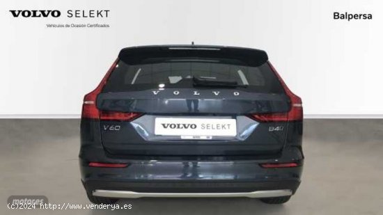 Volvo V 60 V60 Cross Country Core, B4 (diesel) AWD, Diesel de 2023 con 22.687 Km por 40.990 EUR. en 