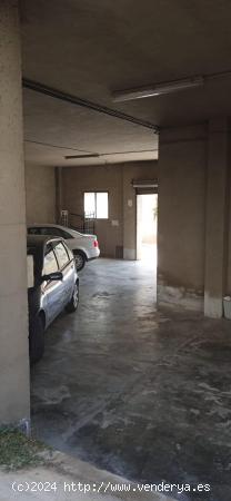 VENTA DE CINCONPLAZAS DE GARAJE/ LOCAL COMERCIAL EN BENIAJÁNN - MURCIA