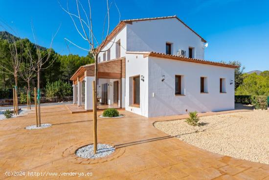 Excepcional Villa con piscina privada situada en Calpe - ALICANTE