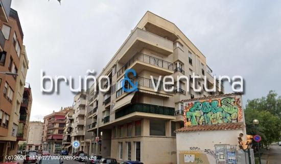 EN VENTA LOCAL COMERCIAL EN EL VENDRELL - TARRAGONA