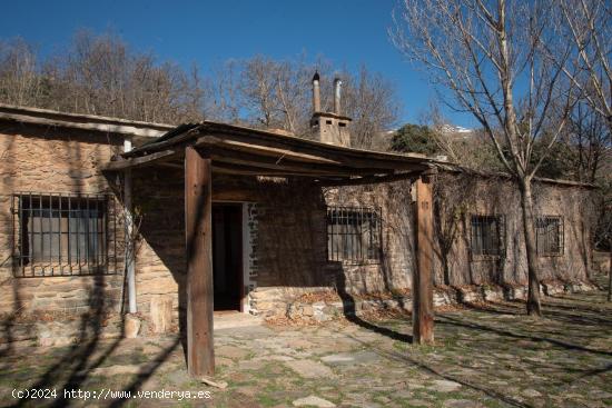 VENTA DE ESPECTACULAR FINCA CON 2 CASAS RURALES EN CAÑAR (ALPUJARRA DE GRANADA) - GRANADA