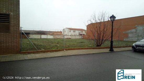 TERRENO DE 1800 M2 EN LA CALLE DEL PINTOR  RIVERA, NUMANCIA DE LA SAGRA, TOLEDO - TOLEDO