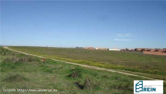 TERRENO URBANO DE 14.620 M2 EN LA CALLE DEL BARRANCO DE LOS CARRETEROS, CASARRUBIOS DEL MONTE,TOLEDO