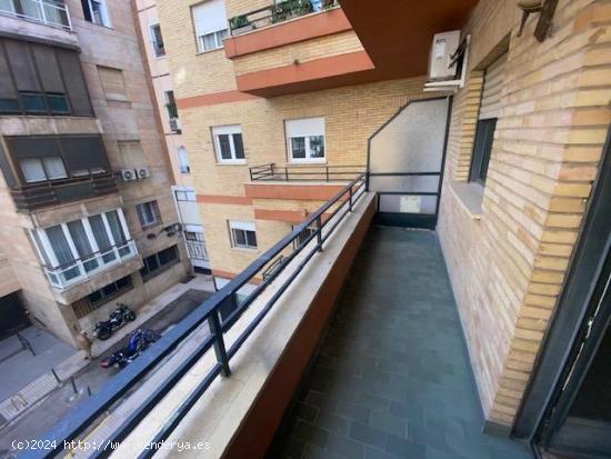 BAJADA DE PRECIO!!! VIVIENDA A LA VENTA EN CALLE LA BOMBA - BADAJOZ