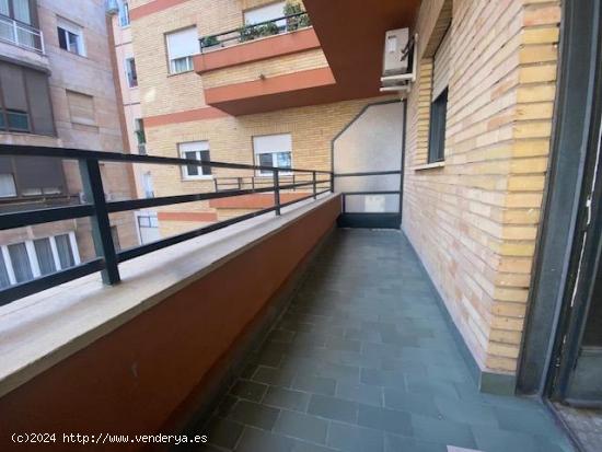 BAJADA DE PRECIO!!! VIVIENDA A LA VENTA EN CALLE LA BOMBA - BADAJOZ