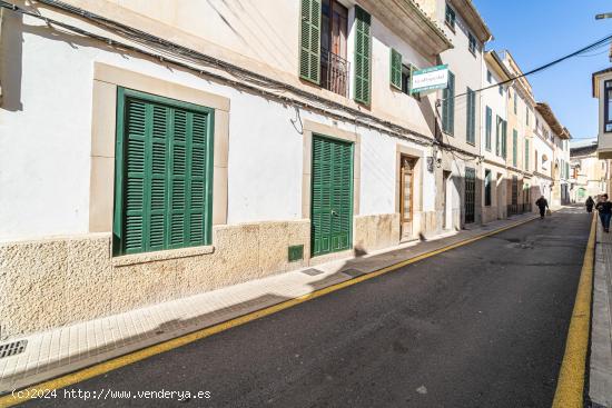 Casa Señorial con patio de 212m2 y casa con garaje - BALEARES