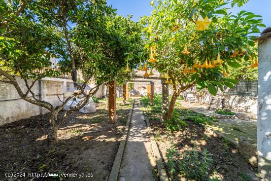 Casa Señorial con patio de 212m2 y casa con garaje - BALEARES