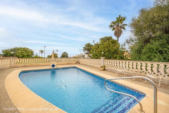 Chalet independiente con piscina y vistas a la bahía en Bellavista - BALEARES