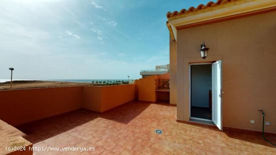  FRONT LINE CHALET WITH SEA VIEWS IN PLAYA LOS LOCOS - TORREVIEJA - ALICANTE 