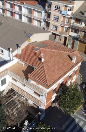 Casa familiar en el centro de Sant Fruitós de Bages. - BARCELONA