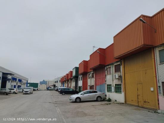 NAVE INDUSTRIAL EN VENTA - SEVILLA