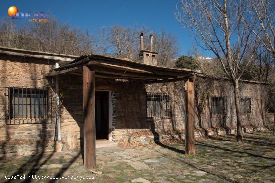 VENTA DE ESPECTACULAR FINCA CON 2 CASAS RURALES EN CAÑAR (ALPUJARRA DE GRANADA) - GRANADA