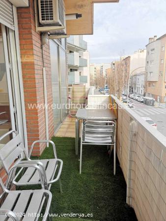 ¡Gran piso familiar y esquinero en el Eixample! ¡Junto a la Avenida Barberá! - BARCELONA