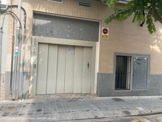 VENTA 2 PLAZAS DE GARAJE CON TRASTERO - VALENCIA