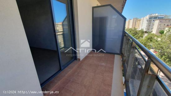 Apartamento con vistas laterales al mar situado en 3ª línea playa Bellreguard a solo 100m del mar 