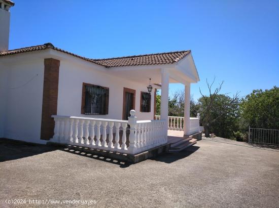 CHALET EN CUEVAS BAJAS - CORDOBA