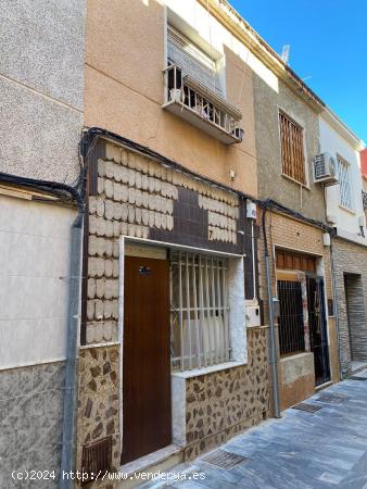 VIVIENDA UNIFAMILIAR EN EL CENTRO DE ORIHUELA - ALICANTE