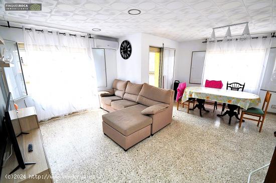 PISO MUY CENTRICO ESQUINERO Y DE 3 HABITACIONES DOBLES - TARRAGONA