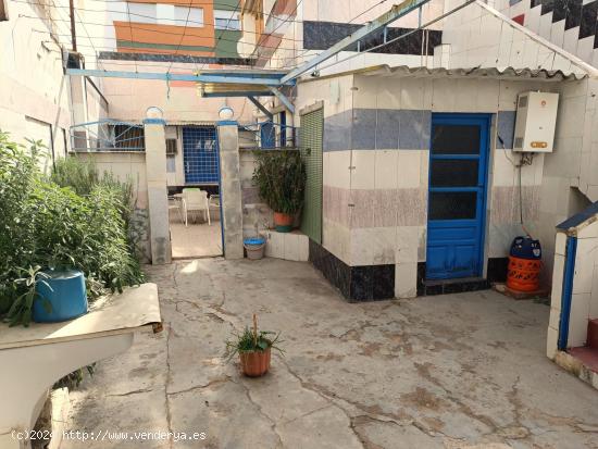 MÁGNIFICA OPORTUNIDAD CASA EN PLANTA BAJA CON GARAJE, PATIO Y TERRAZA EN EL ESPINARDO - MURCIA