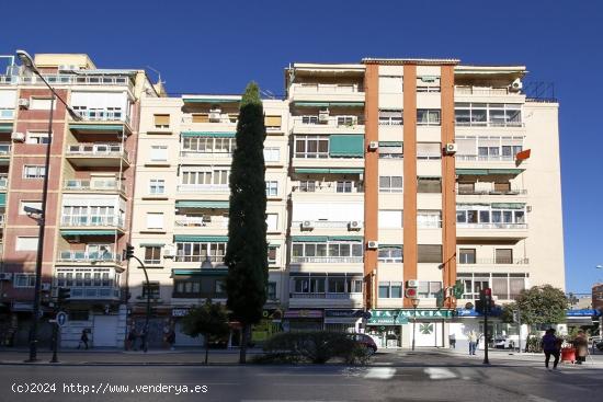  Frente Plaza Albert Einstein, por debajo de facultad de ciencias. Piso en venta de 3 dormitorios, sa 