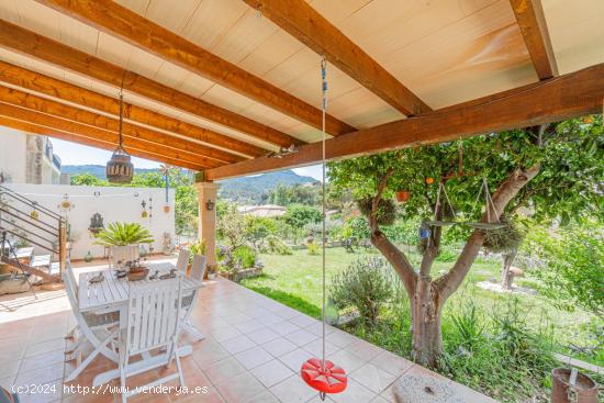 Casa con jardín y vistas a la montaña en Puigpunyent - BALEARES