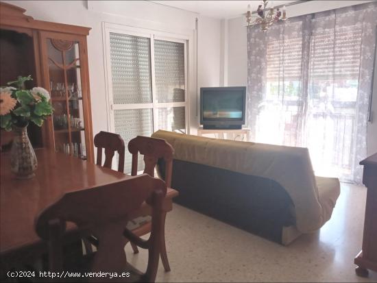 SE VENDE PISO ZONA RENFE - HOTEL REINA CRISTINA - CADIZ