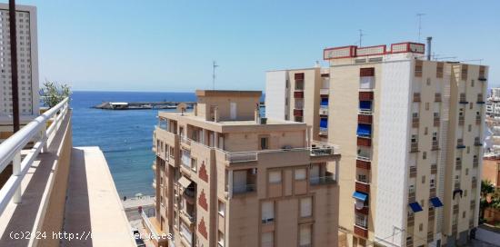  ESTUPENDO ATICO DE TRES DORMITORIOS A 100M DE LA PLAYA YCON VISTAS AL MAR - MURCIA 