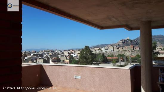 ESTUPENDO ÁTICO DE GRANDES DIMENSIONES EN ZONA DE LA UNIVERSIDAD - MURCIA