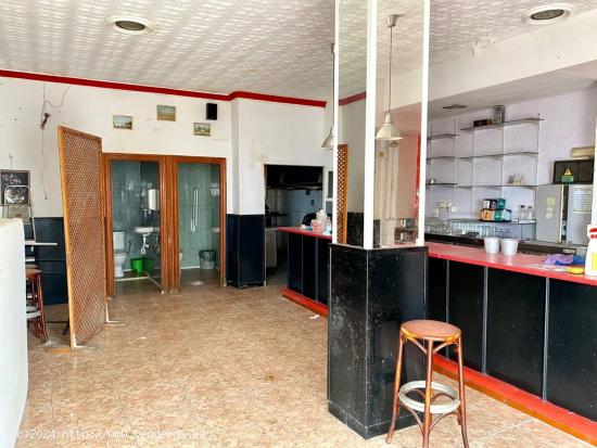 OCASIÓN DE LOCAL COMERCIAL COMO BAR RESTAURANTE EN LA COLONIA - MURCIA