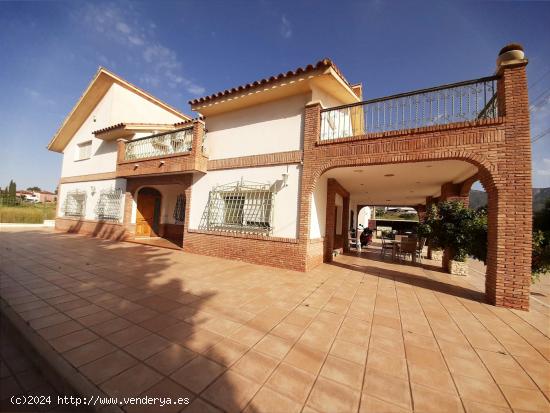 ESTUPENDO CHALET EN LA HOYA CON VIVIENDA INDEPENDIENTE PARA INVITADOS - MURCIA