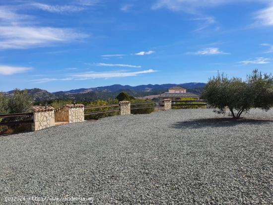 ESTUPENDO CHALET DE CUATRO DORMITORIOS EN LA PARROQUIA - MURCIA