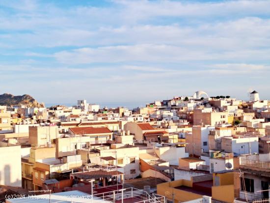 Dos Casas en una en el Casco antiguo de Águilas - MURCIA