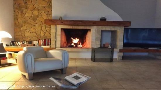 Chalet excepcional de generosas proporciones en Purias - MURCIA