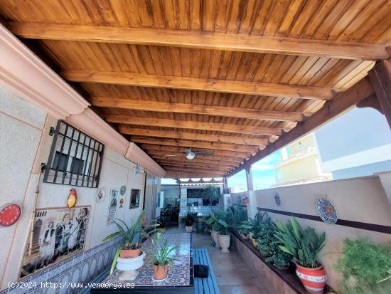 Chalet independiente con 3 dormitorios y amplio jardín en Calabardina, Aguilas - MURCIA